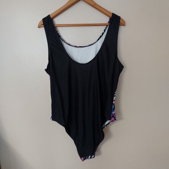 NWOT Women's 3XL Bathing Suit Swim One Piece Swimsuit Black Multi Pink - Picture 2 of 9